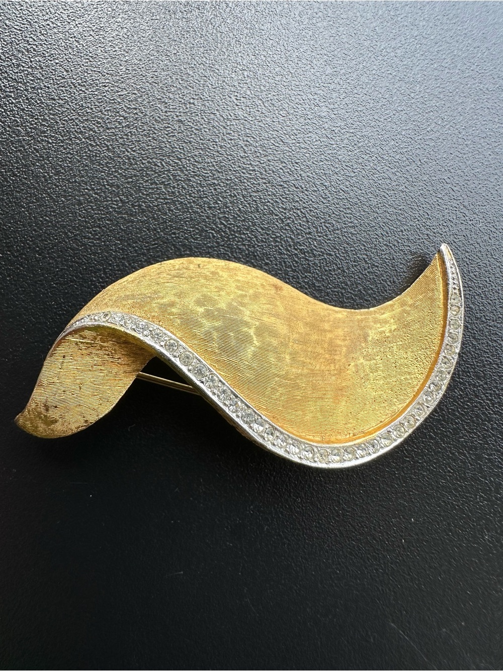 Vintage CHAREL  leaf crystals brooch